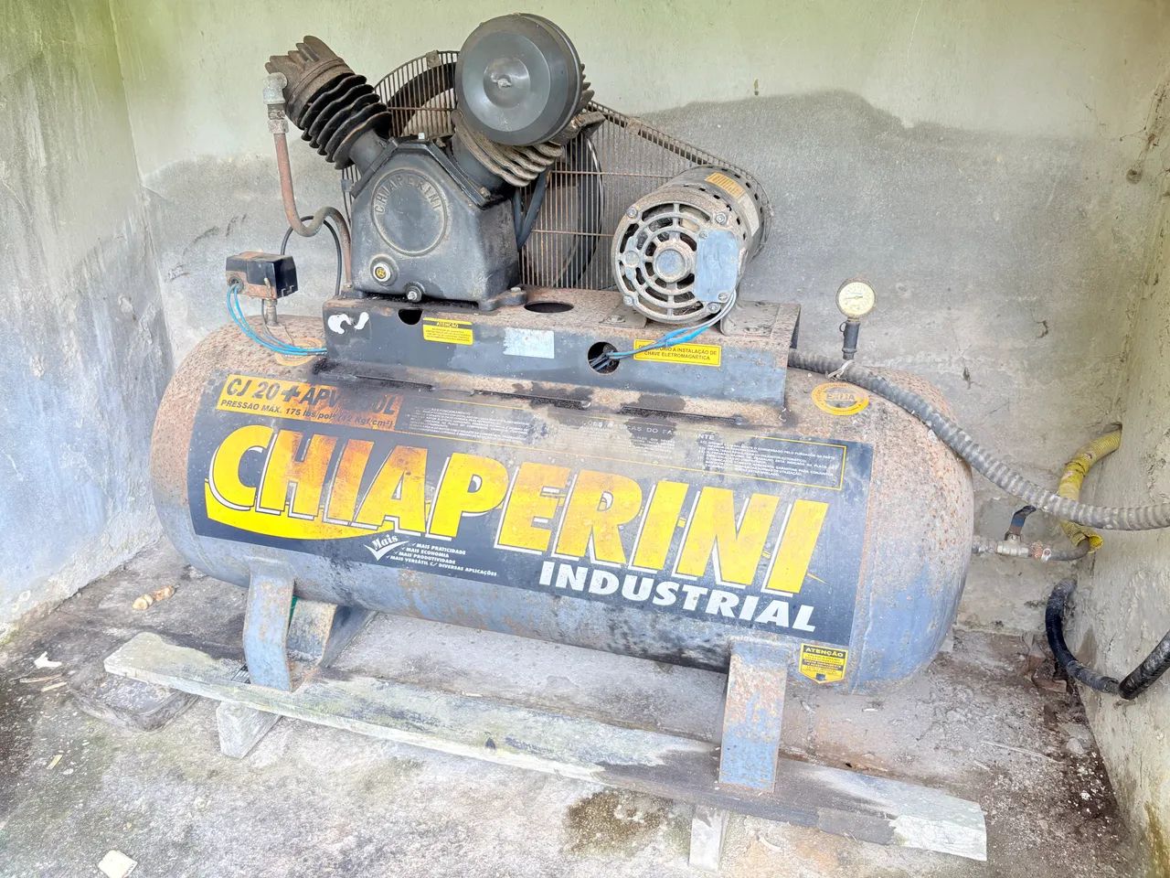 Vendo compressor industrial 