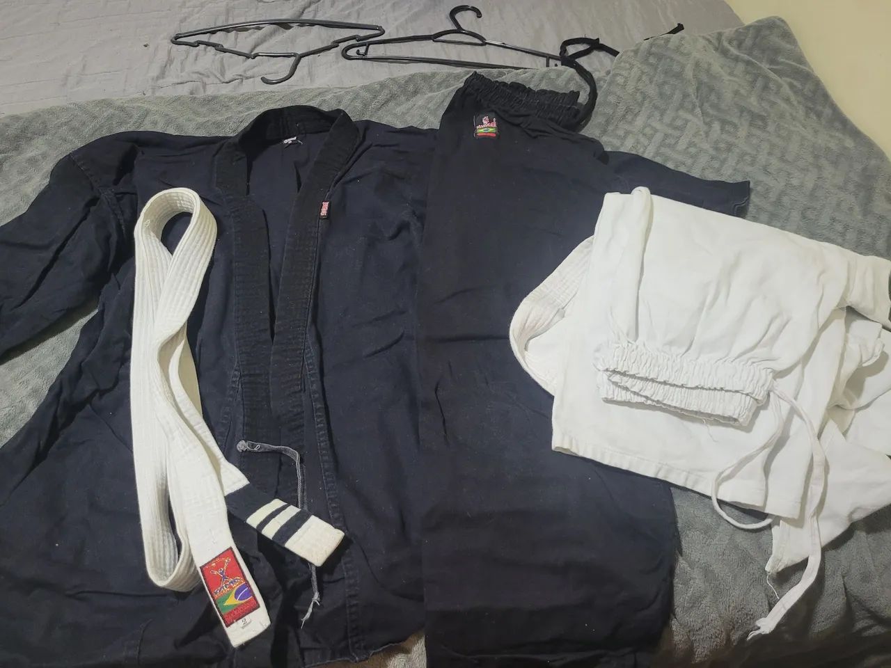 Kimono Jiu-Jitsu A2 Shiroi - Branco e Preto - Oportunidade - Foto 2