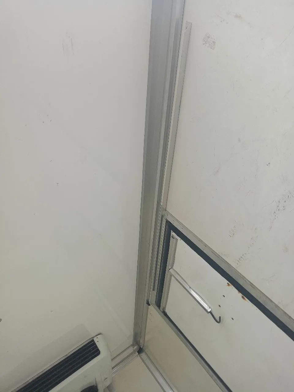Baú refrigerado HR + termo king e compressor  - Foto 5