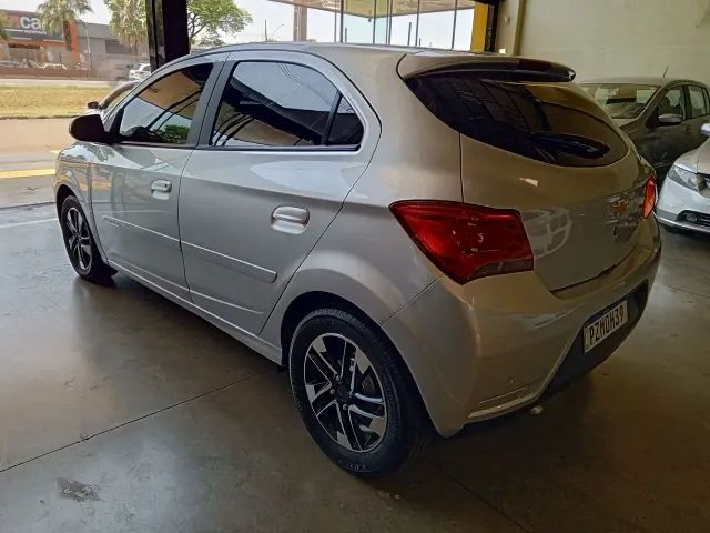 Chevrolet Onix Hatch LT 1.4 8V Flex Mec. 4P 2017 - Foto 2