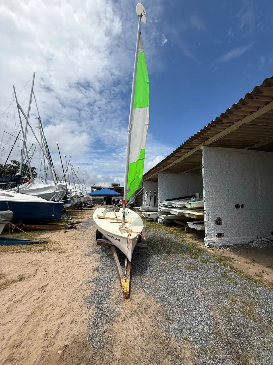 Barco à vela monocasco V12 - Foto 4
