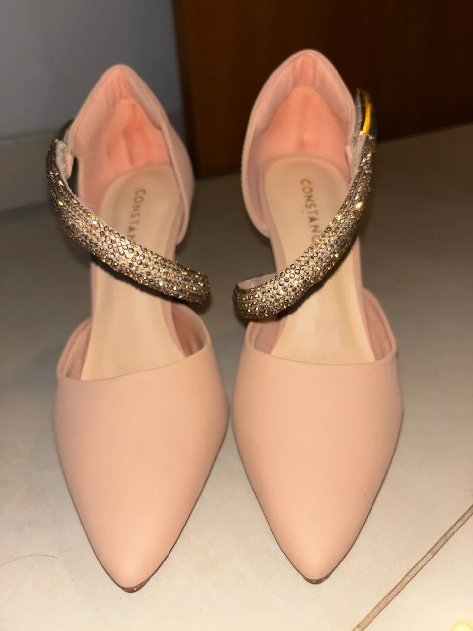 Scarpin Nude da marca Constance 