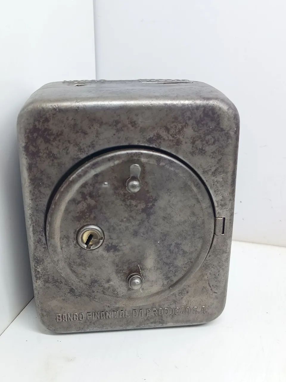 Cofre moedas antigo 