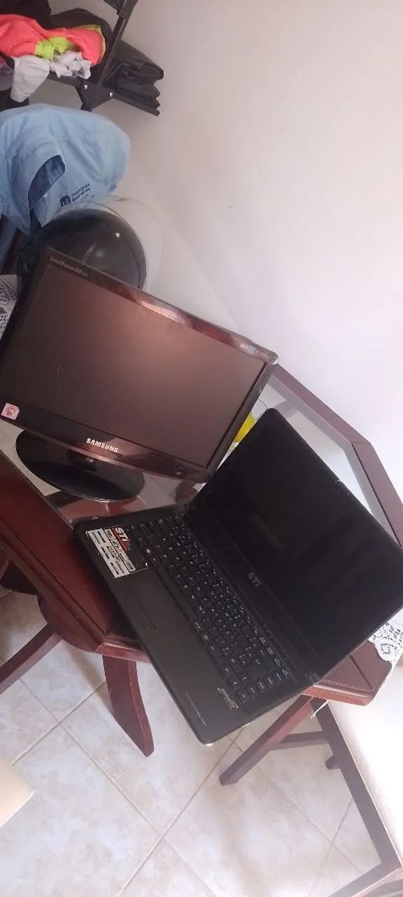 Notebook + monitor  - Foto 2