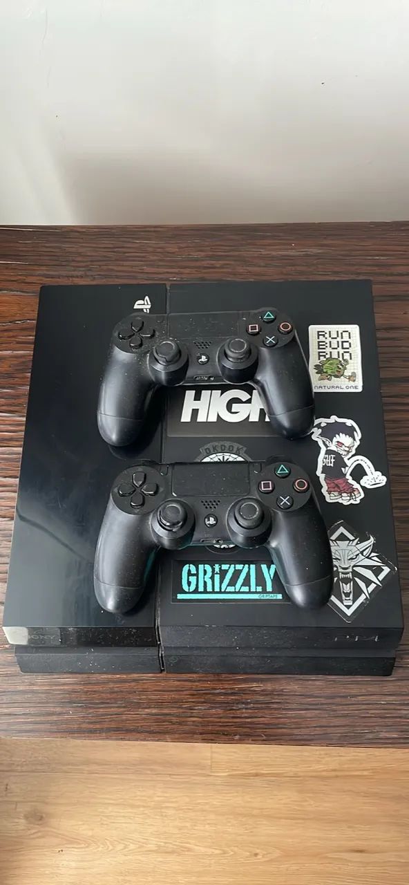 PS4 + GTA 5 + FIFA + 2 CONTROLES - Foto 3