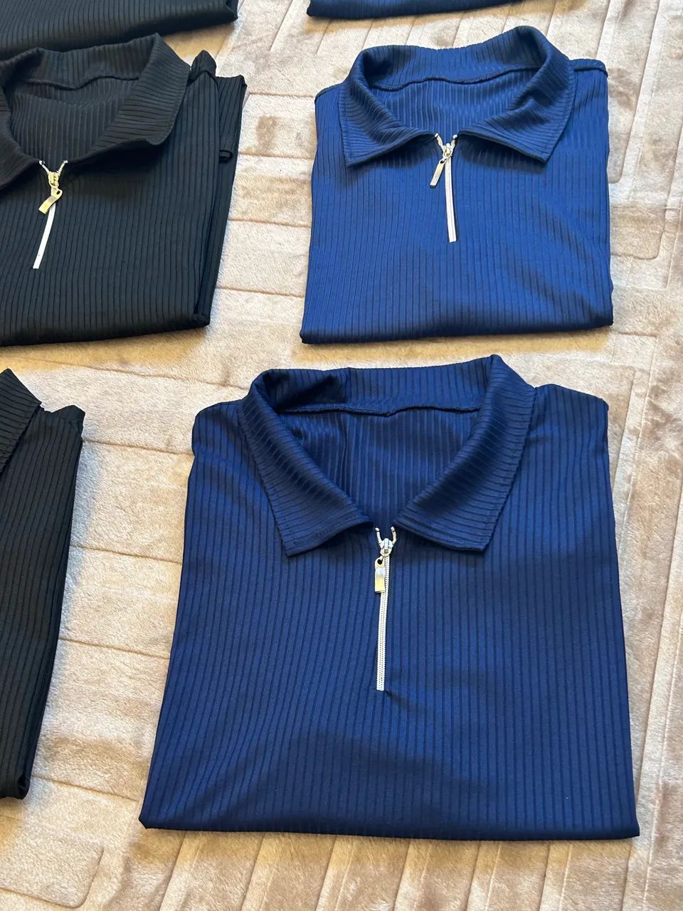 Camisa polo texturizada com zíper  - Foto 2