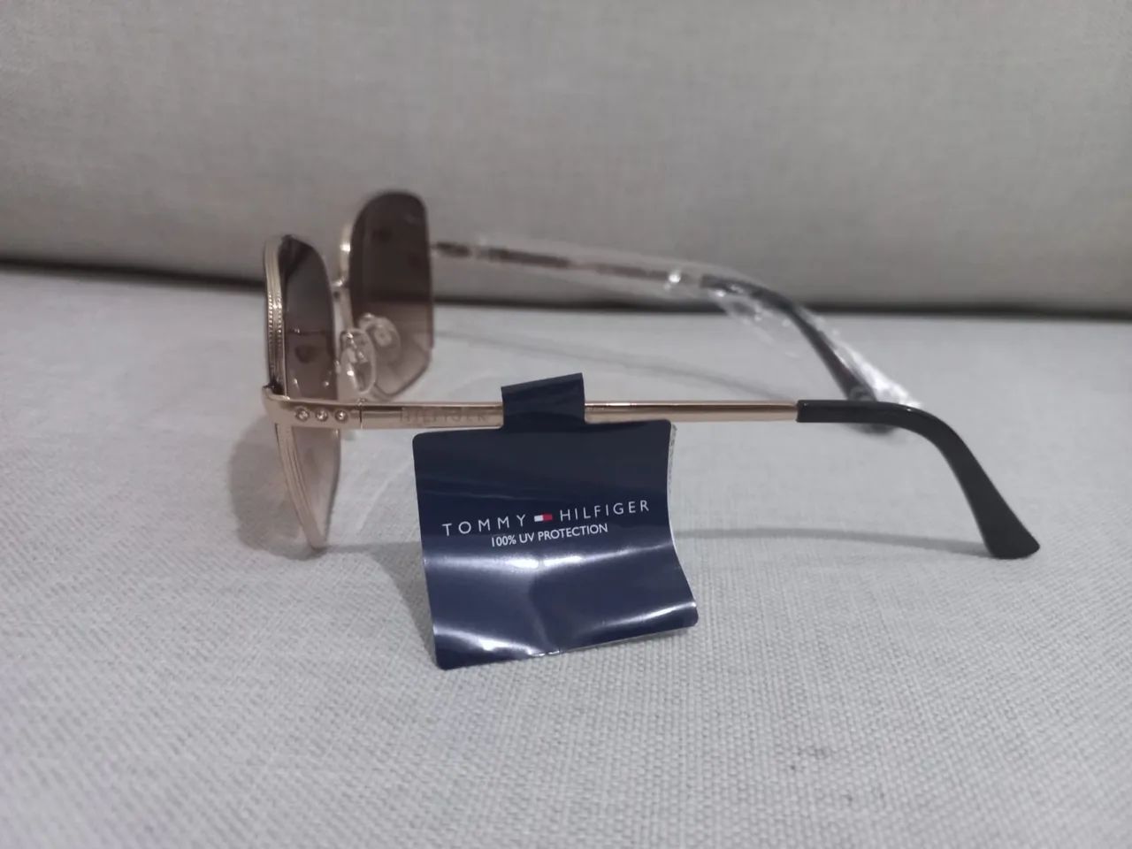 Lindo óculos da Tommy