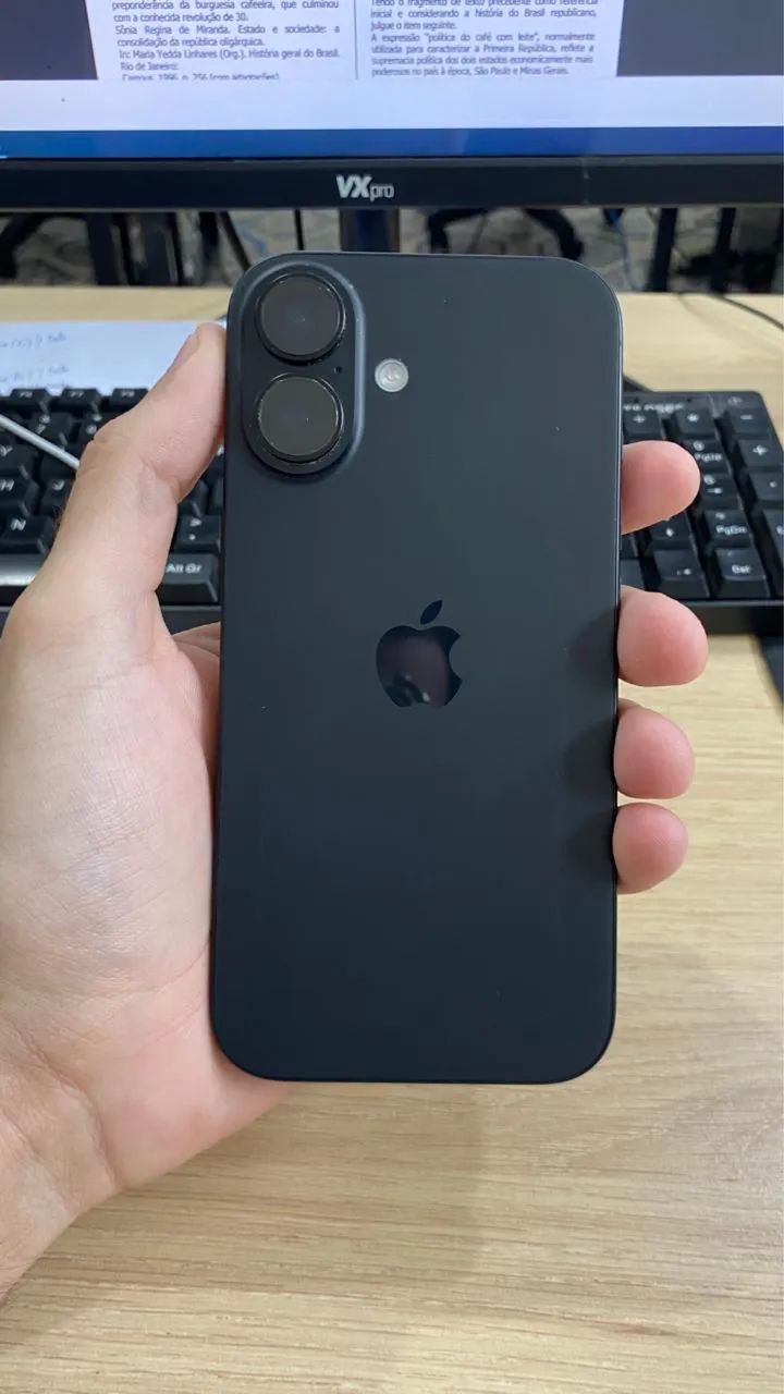 iPhone 16 Preto 128GB