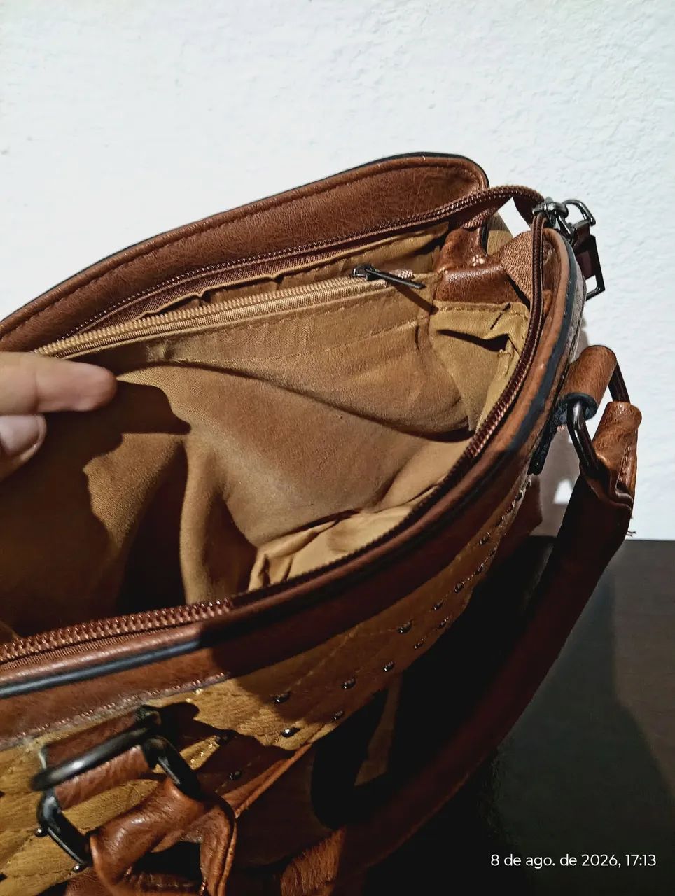 Bolsa feminina caramelo e marrom usada - Foto 5