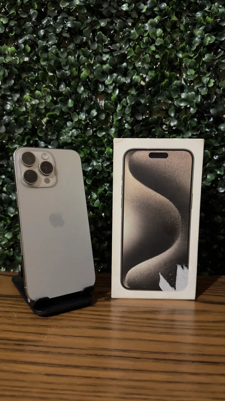 iPhone 15 Pro Max / 256GB / Azul / Saúde de bateria 86% / R$ 4.999