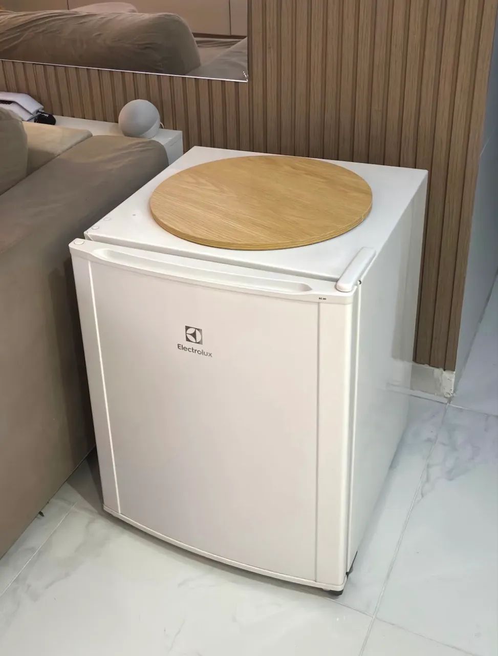 Frigobar eletrolux + movel