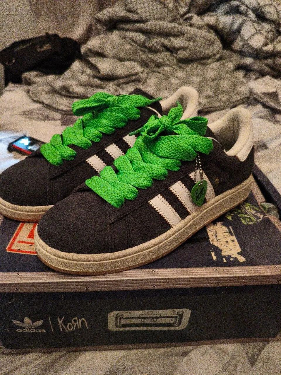 Tênis Adidas x Korn campus 