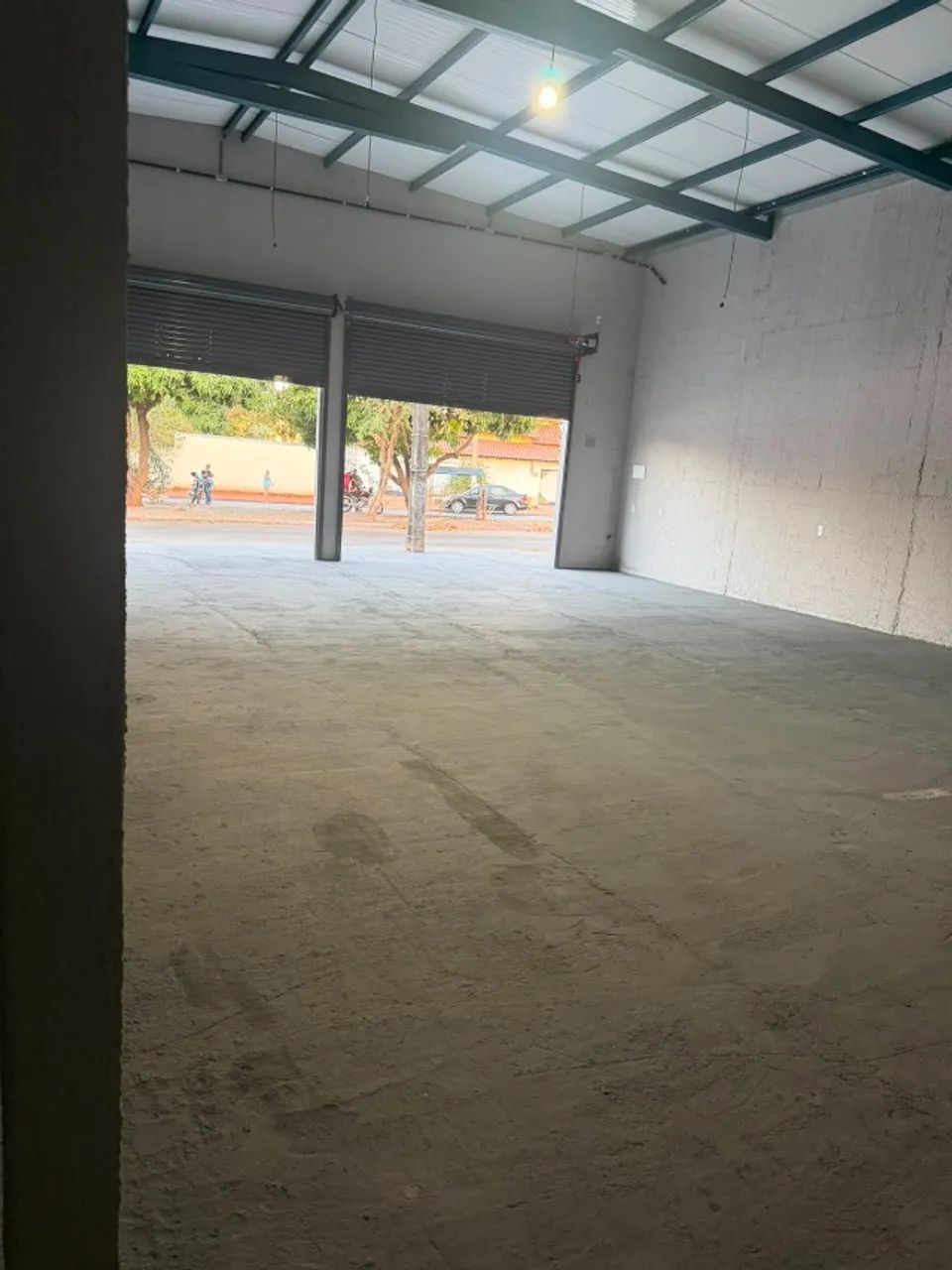 Aluguel de galpão - 195 m²