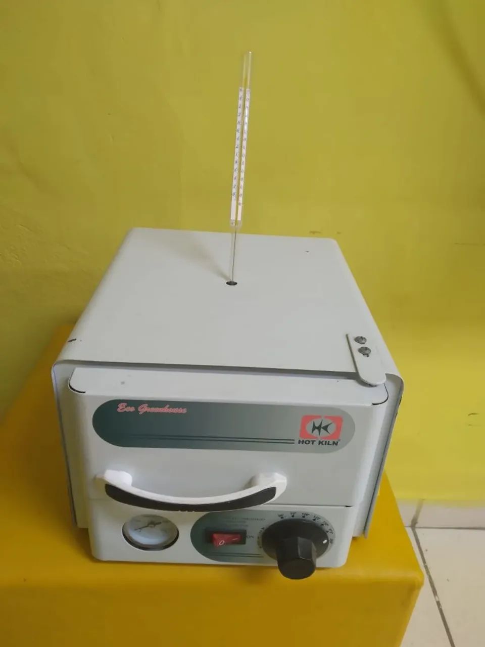 Estufa esterilizadora com termômetro 