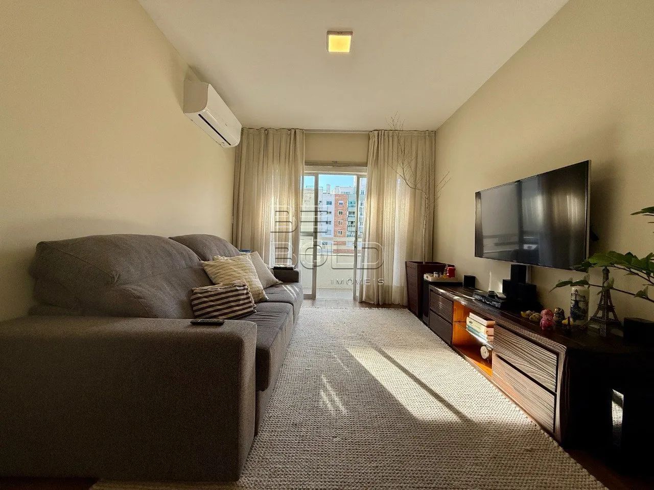 Apartamento amplo com 147m² em Coqueiros
