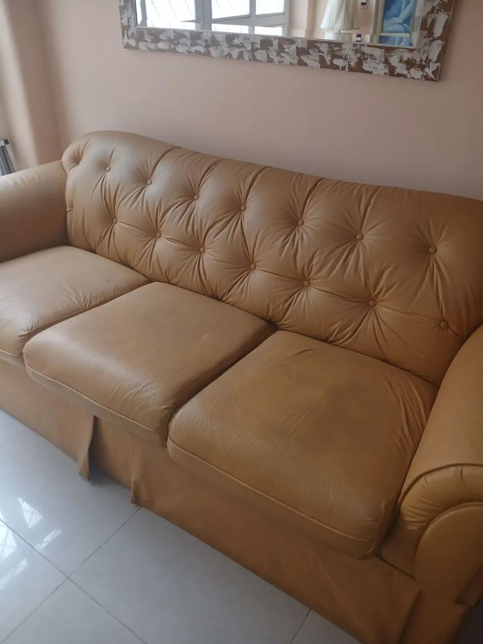 Sofá grande couro - PRA SAIR LOGO - Foto 5