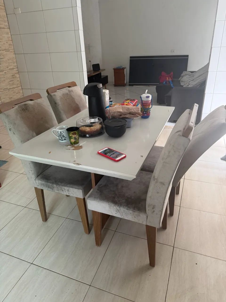 Mesa e 4 cadeiras