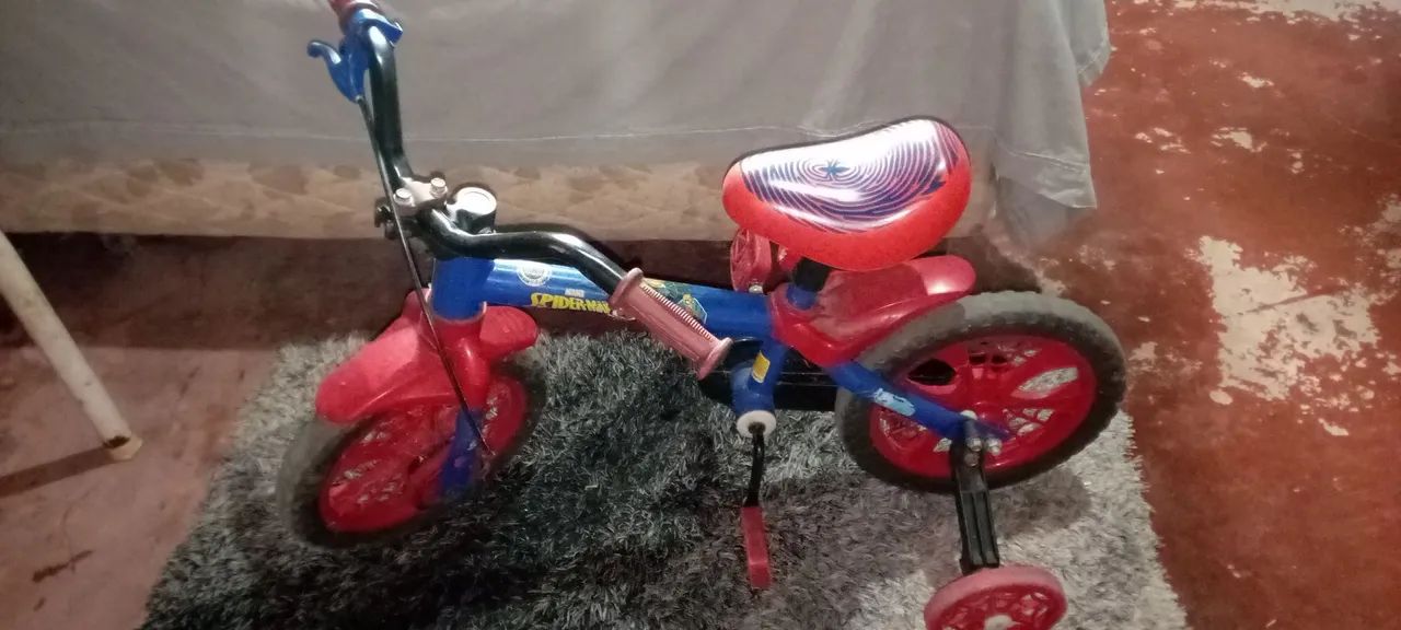 Bicicleta infantil menino 
