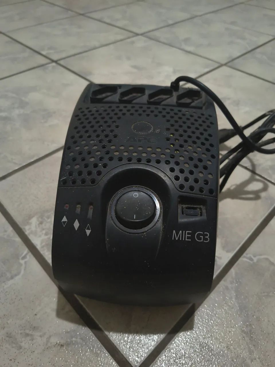 Módulo isolador MIE G3 com luz piscando