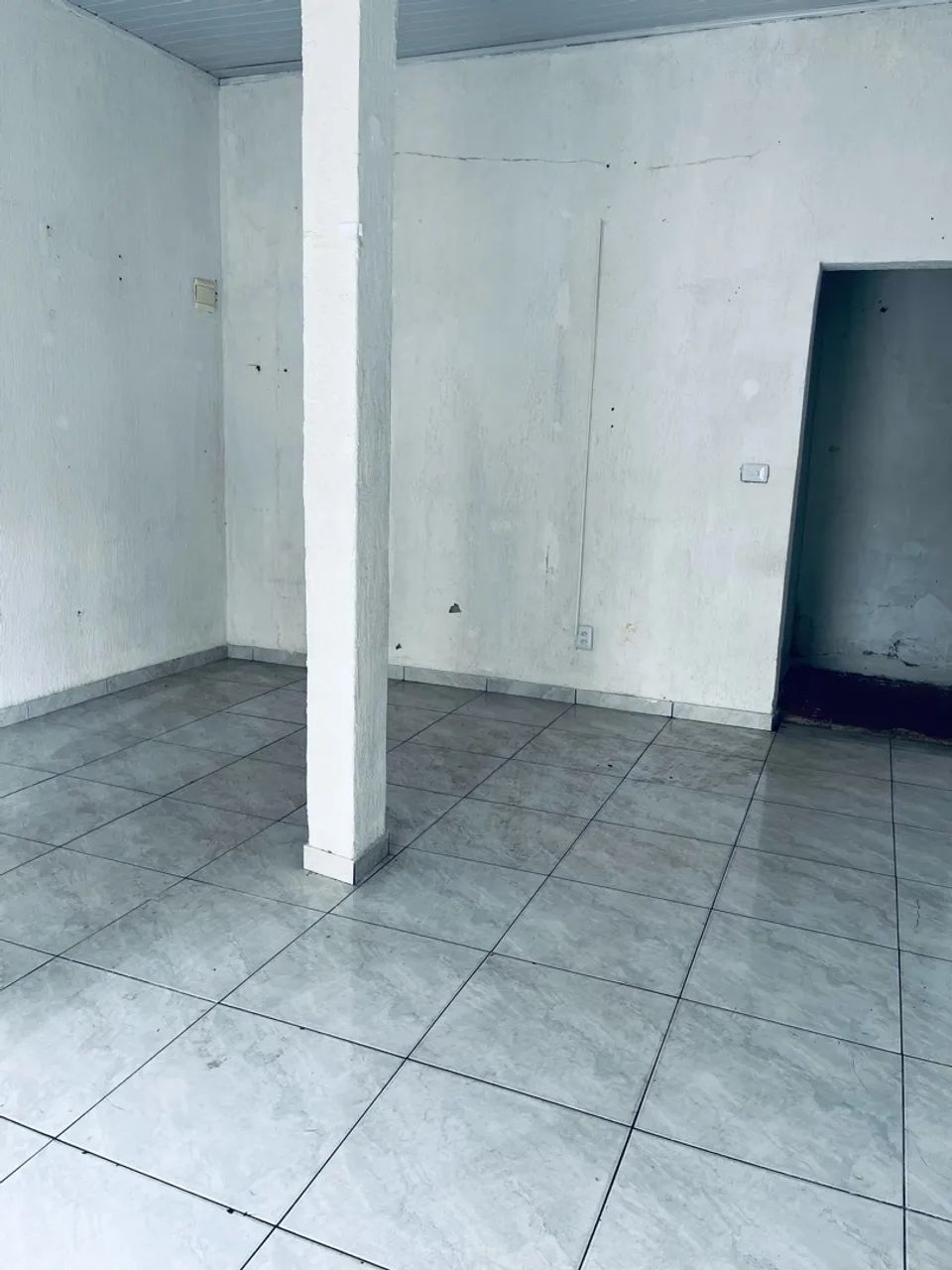 Aluga sala para comércio 