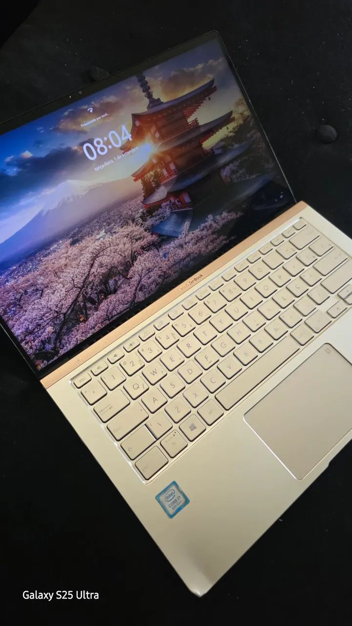 ASUS ZenBook 14 UX433FA ? Core i7 / 8GB RAM / SSD