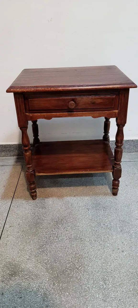 Mesa de cabeceira vintage