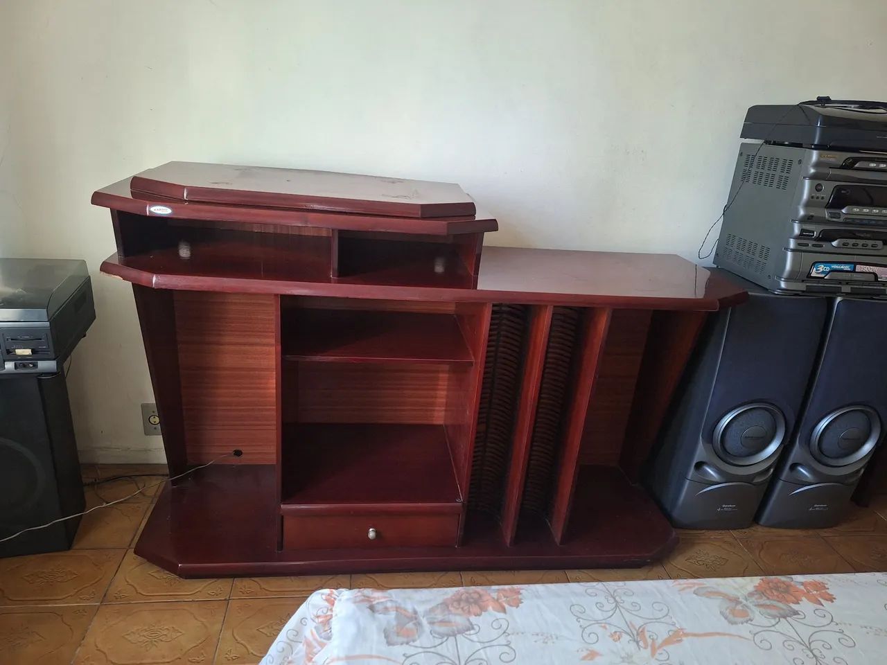 Rack em mogno com tampo móvel  - Foto 2
