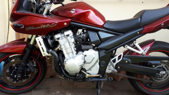 Moto suzuki bandit S 1250 cc gasolina (A melhor)