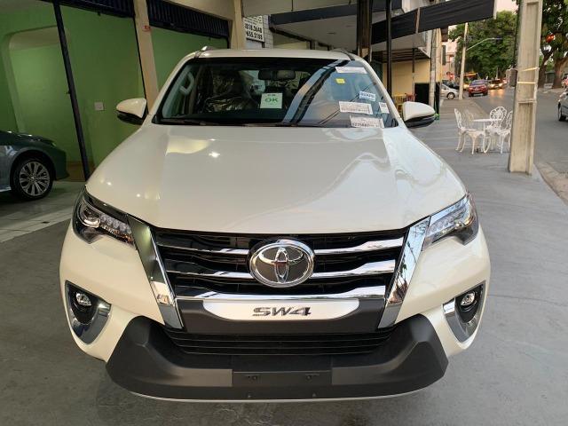 Hilux SW4 SRX 7 Lugares Branca Perola 2020 0KM