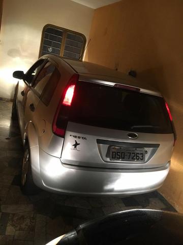 Ford fiesta hatch 1.6 2006/2007 prata - Foto 2