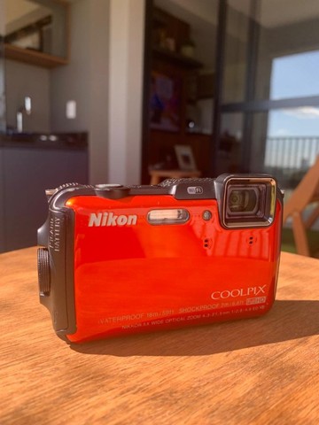 Câmera a prova d´água Nikon Coolpix Full HD -  Pouco usada!