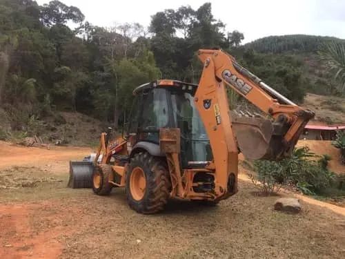 Retroescavadeira Case 580N 4x4 Cabinada 2015 - Foto 4