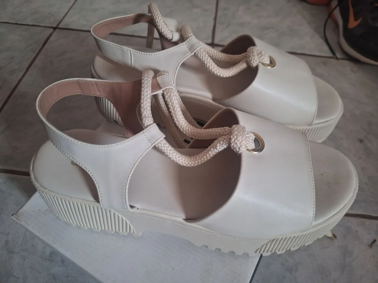 Sandálias plataforma off White