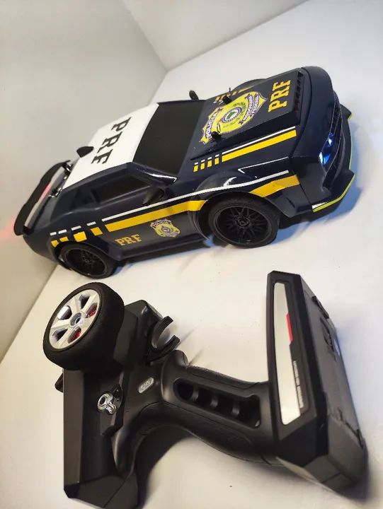 Carro 4x4 da polícia de rádio controle Bateria Recarregável  - Foto 4