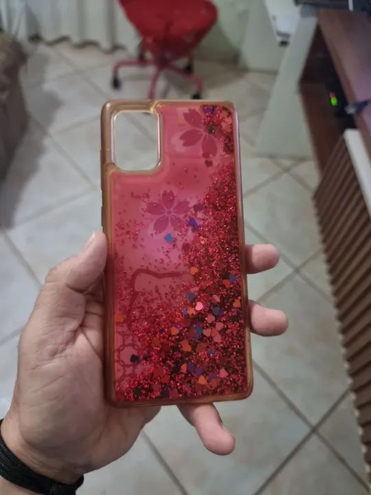 Capa do A71 com água, strass e coraçõeszinhos dentro dela