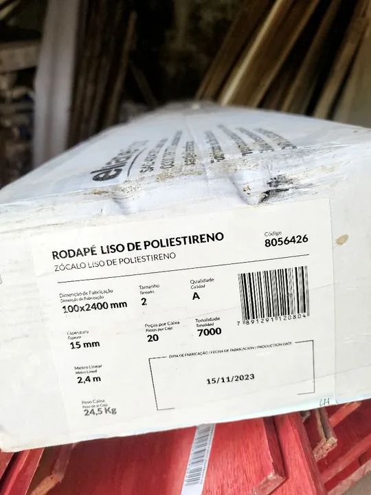 Rodapé liso de poliestireno 100x2400 - Foto 2