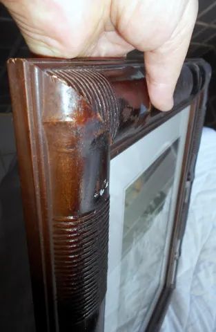 Quadros com motivo Floral e moldura tamanho 3 x  41 x 50 Cm com vidro.