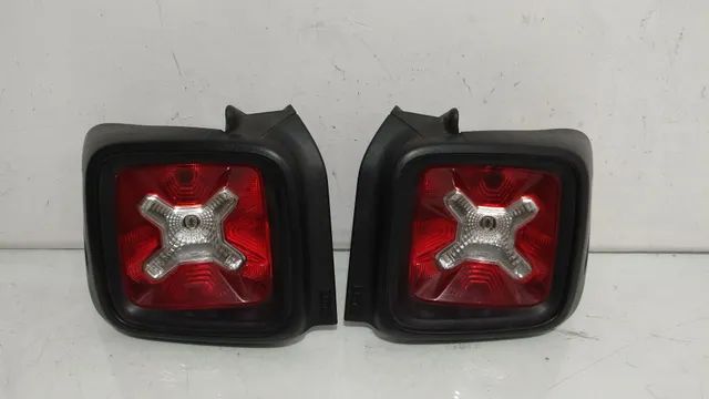 Lanterna de jeep reneegad SO ESQUERDA