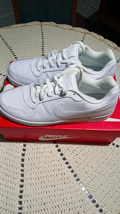 Tênis nike branco , usado somente 1 vez!