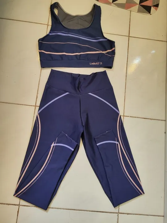 Conjunto de Top e Legging Lado Fit