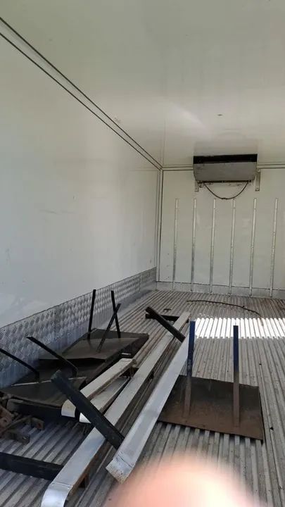 Baú refrigerado 5mts 2022/23 com aparelho  - Foto 2