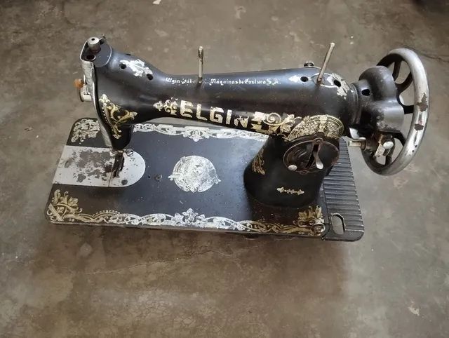 Máquina de costura antiga  - Foto 2