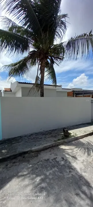 Casa Linda e Super Espaçosa à Venda no Bairro das indústrias-3 Quartos, jardim