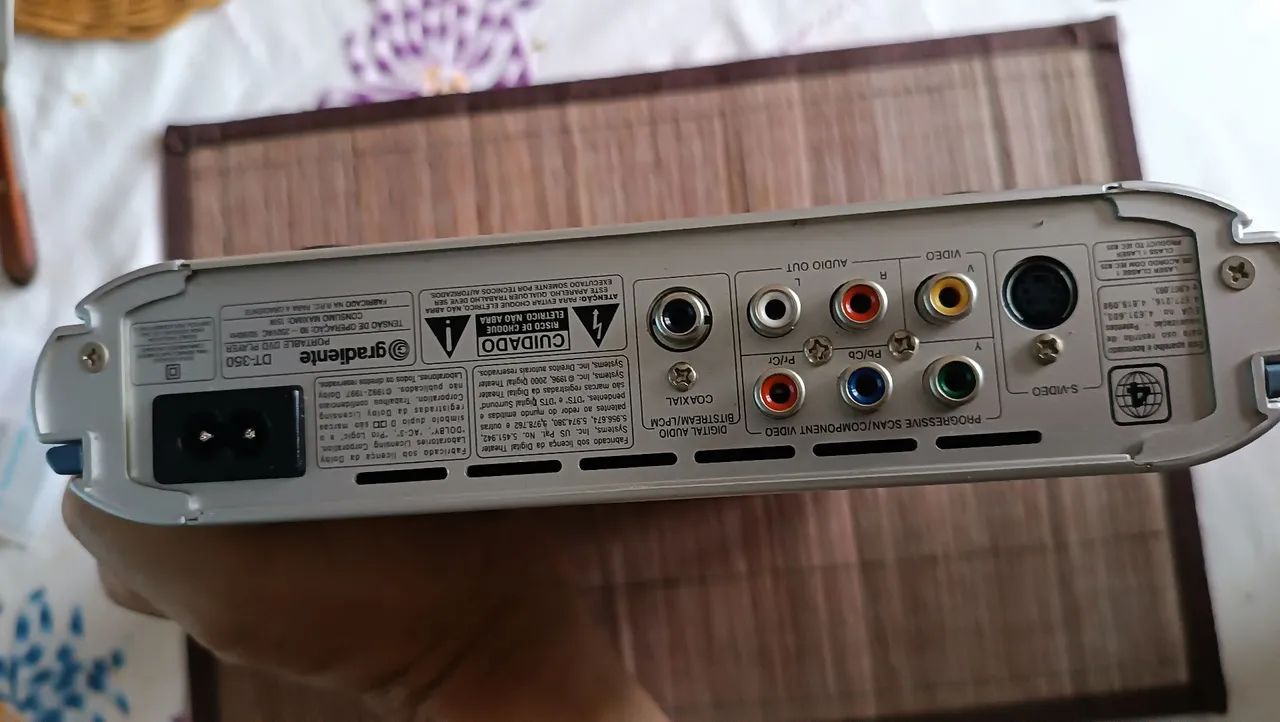 DVD Player Portátil Gradiente DYlT 350 - Foto 3