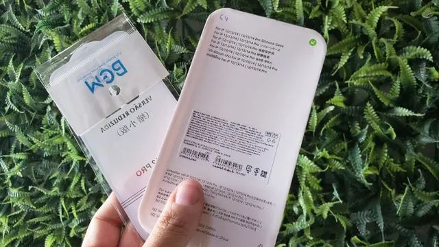 Capinha Silicone iPhone 12 Pro Max Rosa Claro + Película 3D - Foto 6