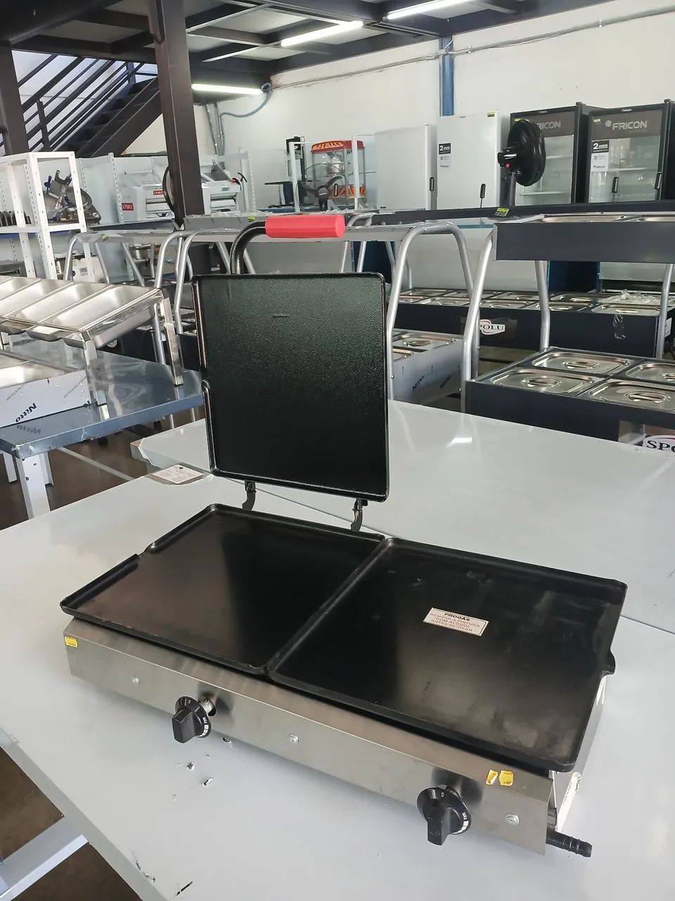 Chapa Sanduicheira com Prensa à Gás PR 700 Progás - Foto 4