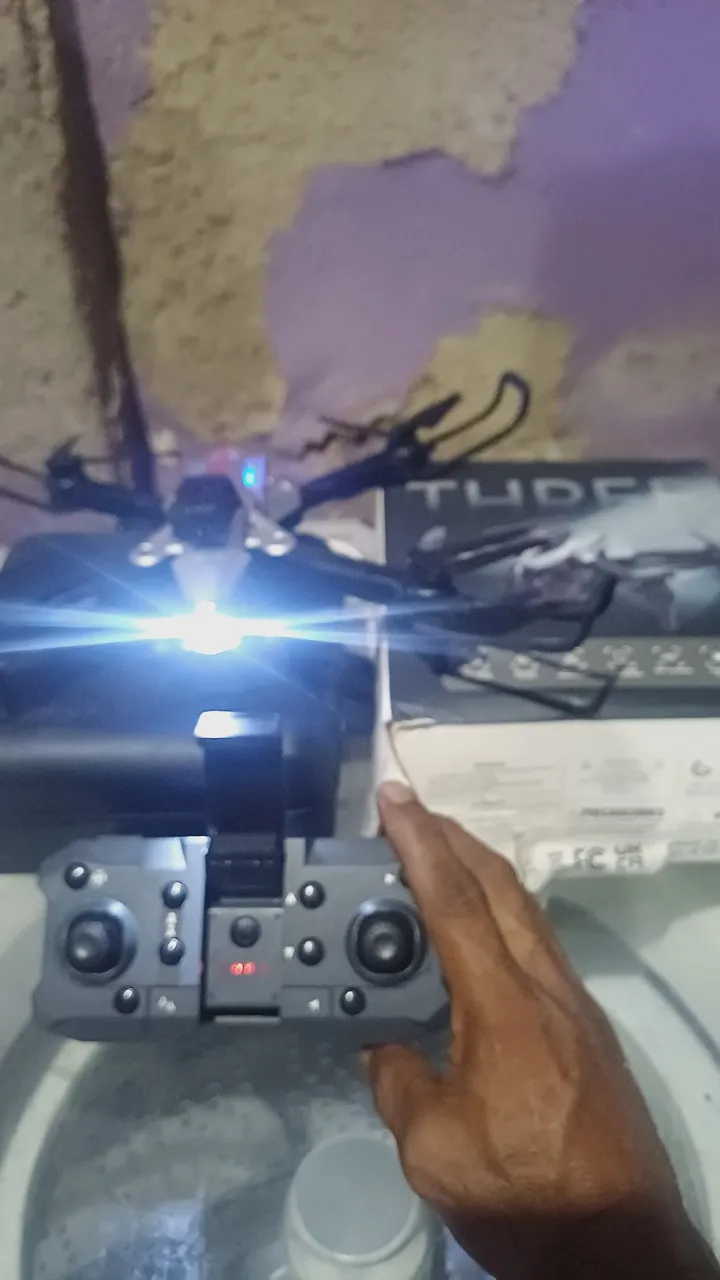 Drone com controle remoto - Pronto para voar!