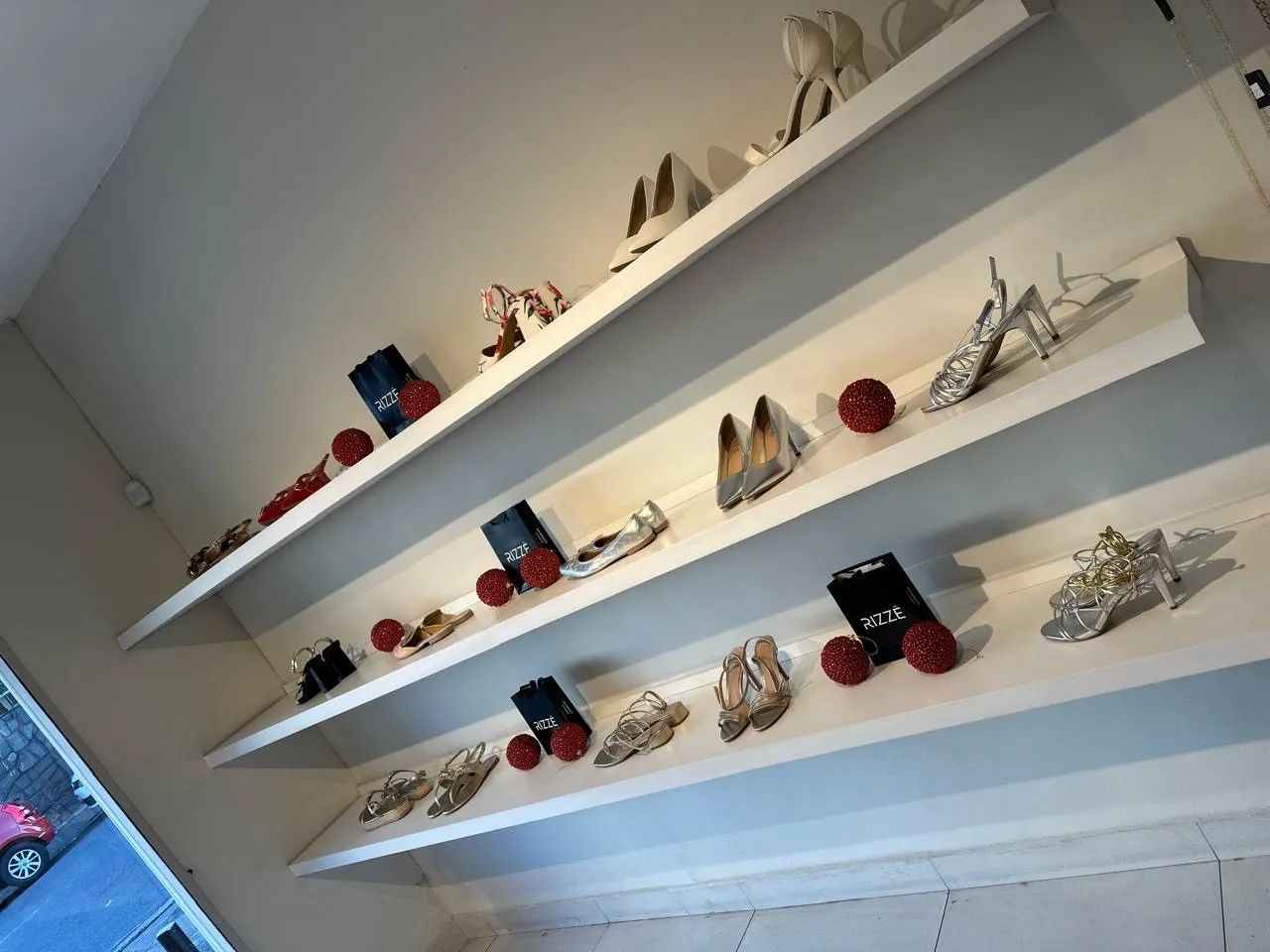 Prateleiras de parede para organização - Foto 4