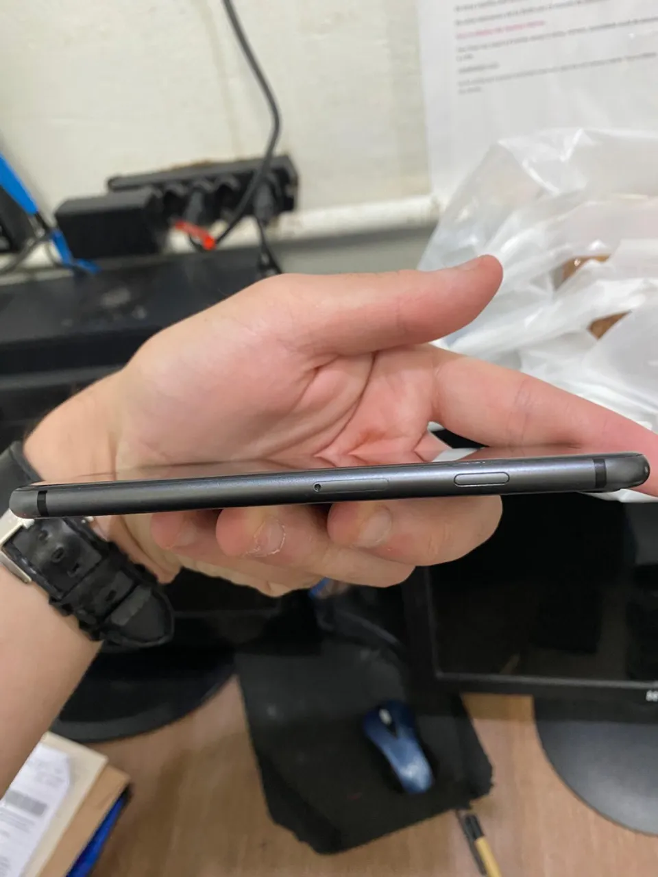 IPHONE 8