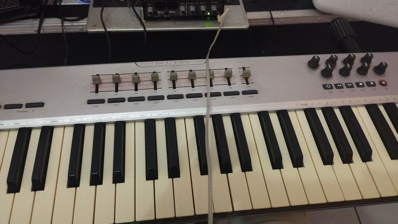  Controlador M Audio Oxygen 2 61 - Foto 2